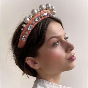 Spring + Summer Pearl and Gold Crown 🕊️